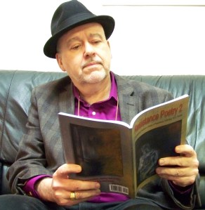 Roger Langen reading